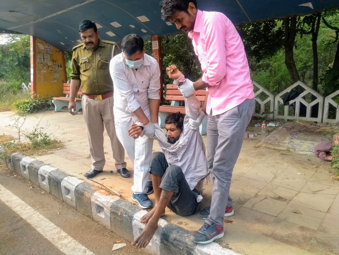 Angrez Singh being helped by Police