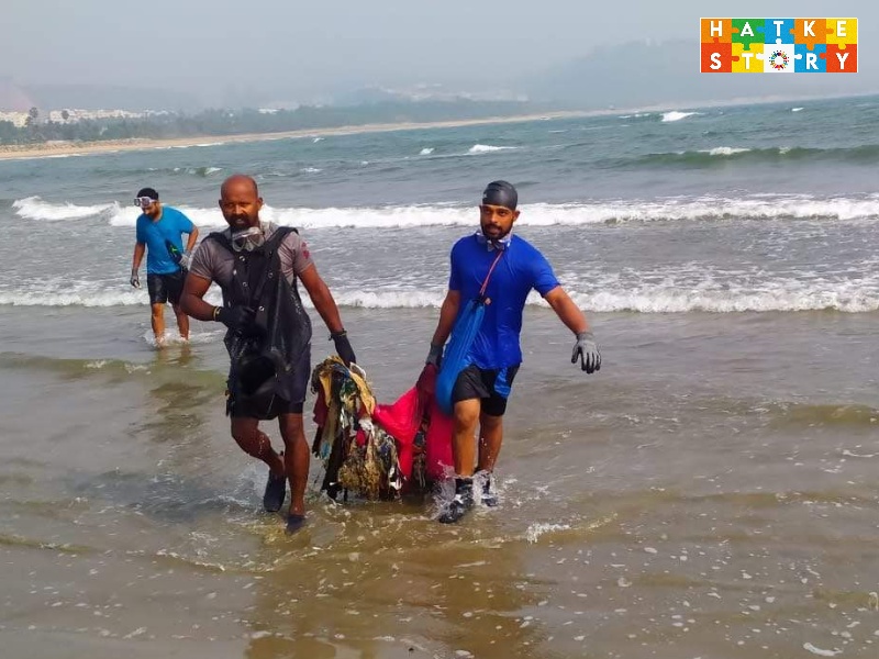 Subhash Chandran cleaning the beach