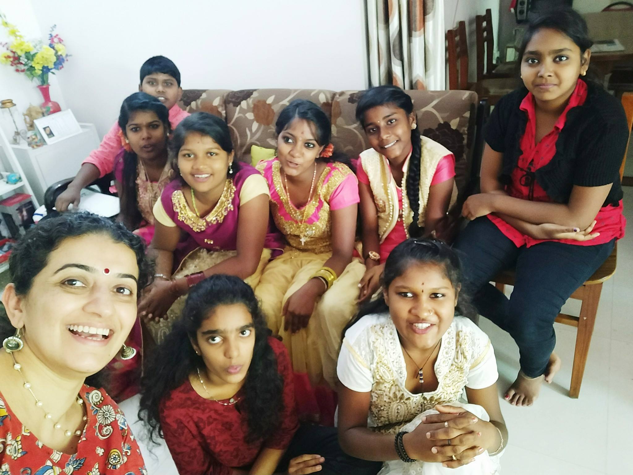 Reshma Kurup - with her students - Udan ki Asha