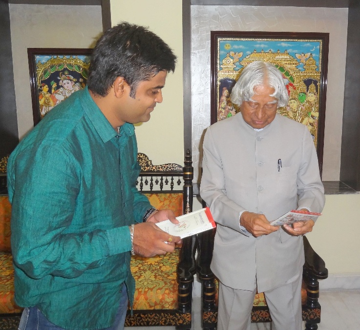 Santhosh Manduva of Sulakshya Seva Samithi with APJ Abdul Kalam Sir 